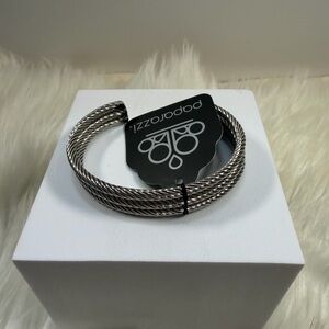 🩷5/$10🩷 Paparazzi Silver-Tone Twisted Cable Cuff Bracelet